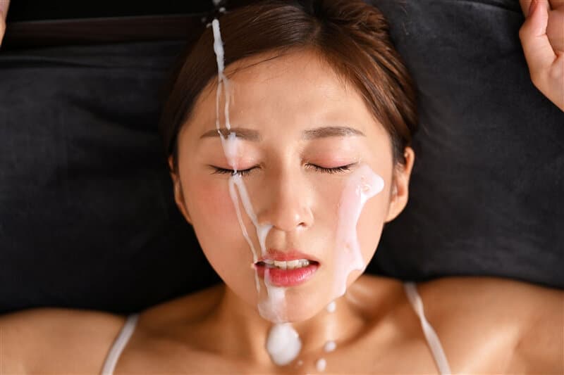 KIWVR-649 【VR】【お触り禁止！本番NG！】出張メンズエステでスレンダー美巨乳エステ嬢に媚薬を盛って責めると早漏アクメ連発＆激エロ淫乱開花！おチ〇ポ求めてご奉仕するガンギマリ中毒嬢を欲望全開で突きまくり一滴残らず射精しまくった【口内射精?挟射?中出し3発射… 長谷川夕奈