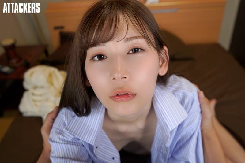 ATVR-022 【VR】偶然再会した幼馴染と宅飲み中に、酔った勢いで押し倒しちゃったら…実は両想いだったVR 明里つむぎ