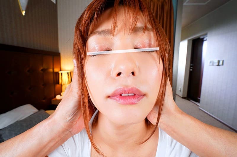 CLVR-056 【VR】出張先でのビジホに呼んだ健全マッサージ店で働くシンママは子育てのストレスから解放されてこっそりSEXさせてくれる説。