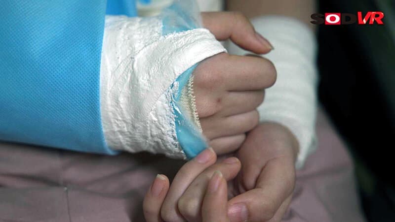 DSVR-1285 【VR】ギプス姿で自宅療養中の妹を、身動きがとれないことをいいことに犯しまくる。