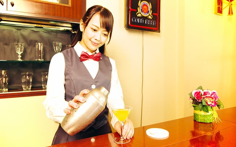 YPVR-005 【VR】バーカウンターで慰めて 小日向まい