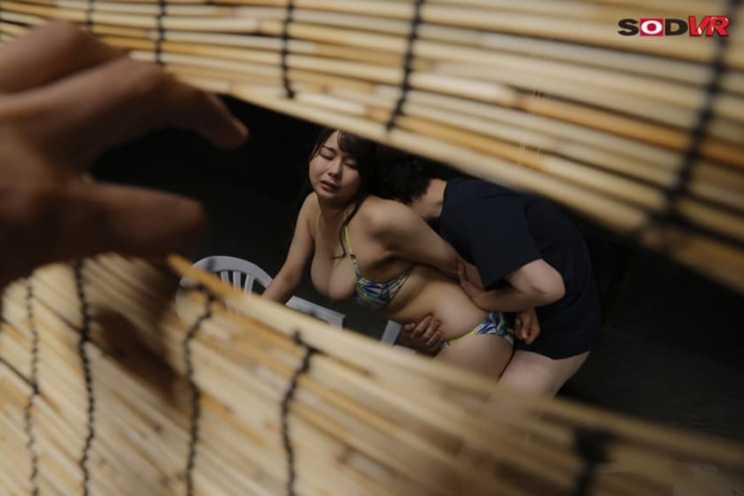 DSVR-1359 【VR】【密室ぎゅうぎゅうロッカー内VR】汗ばむ体、超ムチムチぽっちゃり店員と海の家の【ロッカーの中】に2人きりで入ると肉肉しいぎゅうぎゅうな肉圧、‘キスまで5cm’息がかかる距離で思わず勃起してしまい… 扉の向こうに人がいるのに…