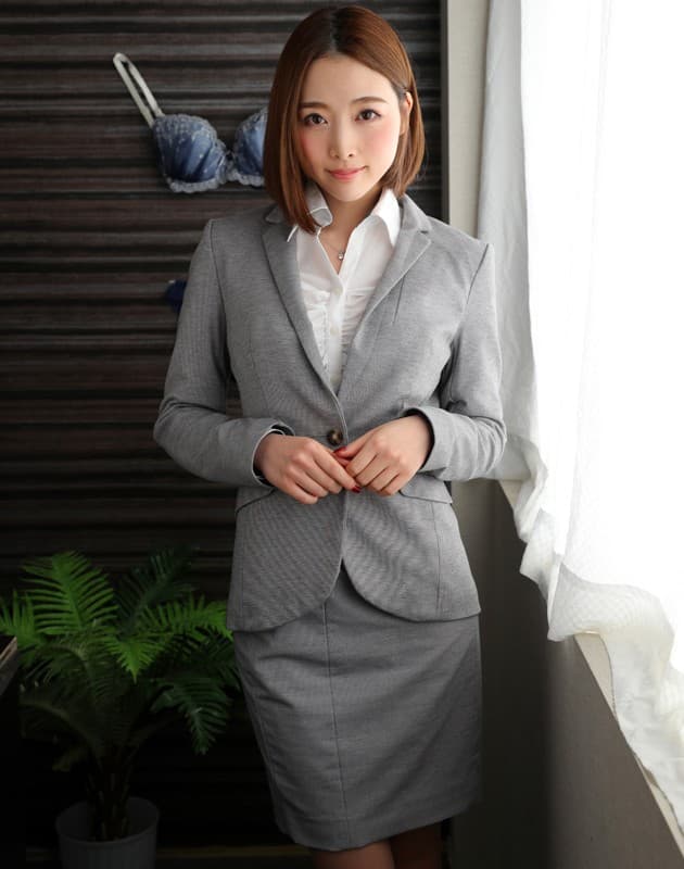 BZVR-039 【VR】超大手一流下着メーカーに入社！美人社長に挨拶したら、即挿入！？ 本田岬