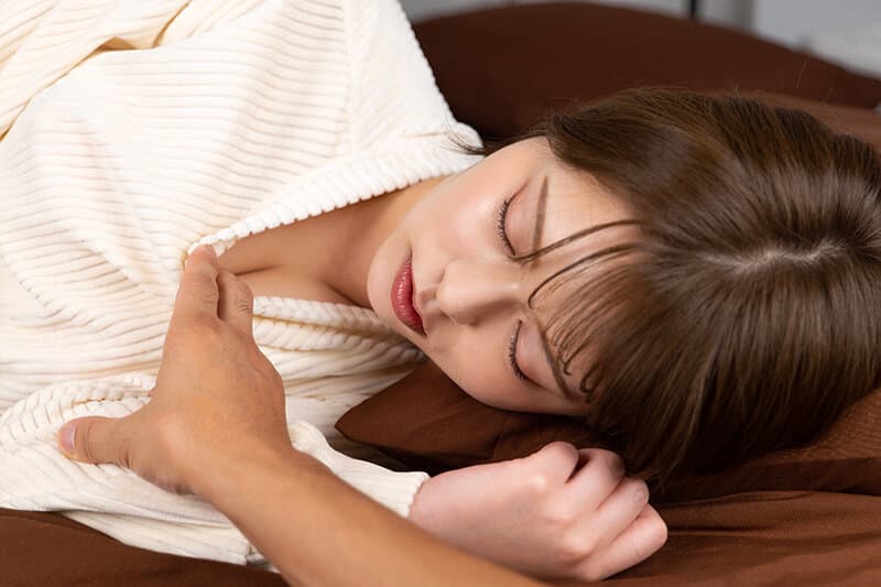 AQUCO-014 【VR】気軽に話せる唯一の女友達が無防備な姿で寝ているのを見ていたら友情よりも性欲が勝ってしまい… 彩川ゆめ