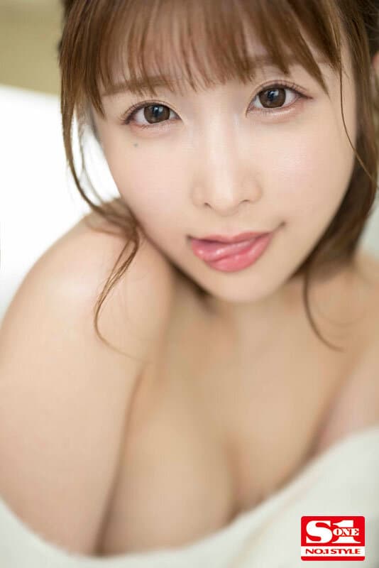 SIVR-220 【VR】うんぱいとず～っと密着…バズりまくった奇跡のHcupおっぱいも完全独占！最高の距離で見せる究極同棲VR