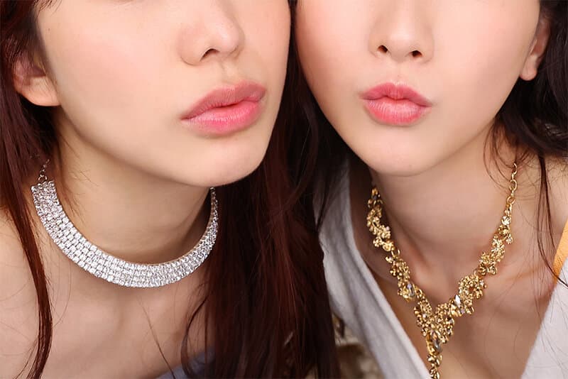 URVRSP-342 弥生みづき?宮西ひかる【VR】【8K VR】W顔面最強美女！美人先輩2人から交互に攻められ逆NTR浮気中出しSEXし続けたある日 みづき?ひかる