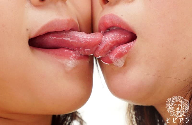 BBVR-005 【VR】見せつけ＆女体化 W体験 爆乳泡姫に囲まれる女性限定 レズソープVR 宝田もなみ，優月まりな，木南ほのか