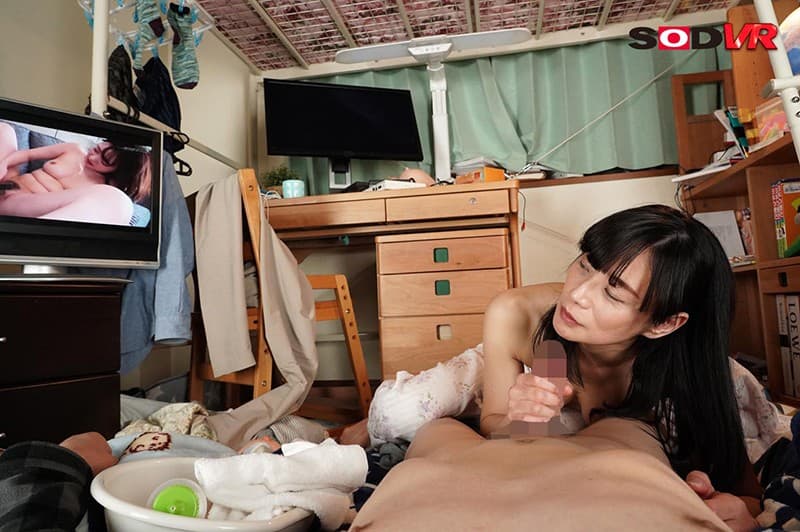 DSVR-932 【VR】僕は子供部屋おじさんです。母で性欲処理をすませています。VR版 平岡里枝子