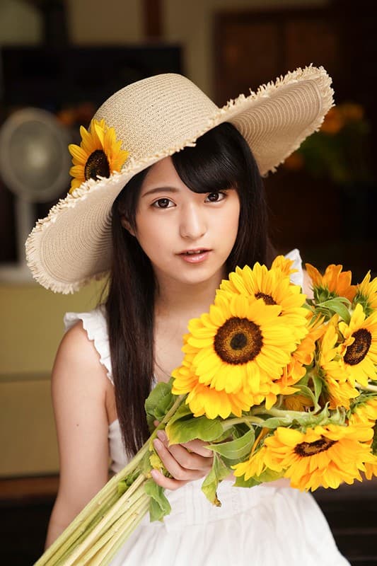 DANDYHQVR-002 【VR】「私、今から初Hしちゃうんだね、ずっと前から心の準備はしてたけど少し不安なの…だって今日の朝は考えもしなかったから」渚みつき 処女喪失 18歳