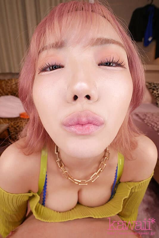 KAVR-399 【VR】「じゃあウチで宅飲み…する？」残業頼まれ終電逸 バイト先の後輩ギャルの部屋に…無防備すぎる部屋着おっぱいと一途な素顔にキュン死 雰囲気に呑まれて朝が来るまで痴女られたボク 春陽モカ / [8K] KAVR-399 Haruhi Moka Work Overtime – VR