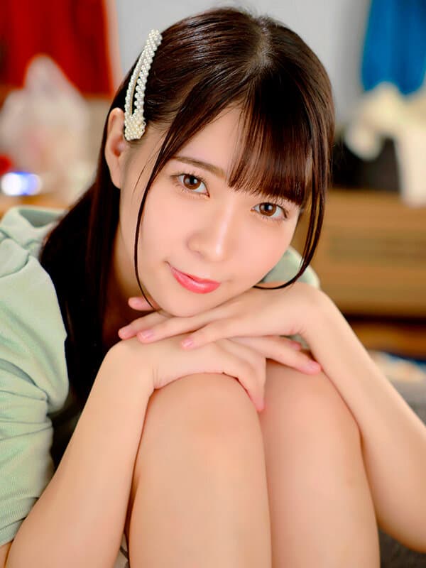 AJVR-189 【VR】目線逸らし禁止！目を見て話せない彼女の恥ずかしがり屋を直すためず～っと密着至近距離で見つめ合うイキ顔ガン見イチャラブSEX 円井萌華