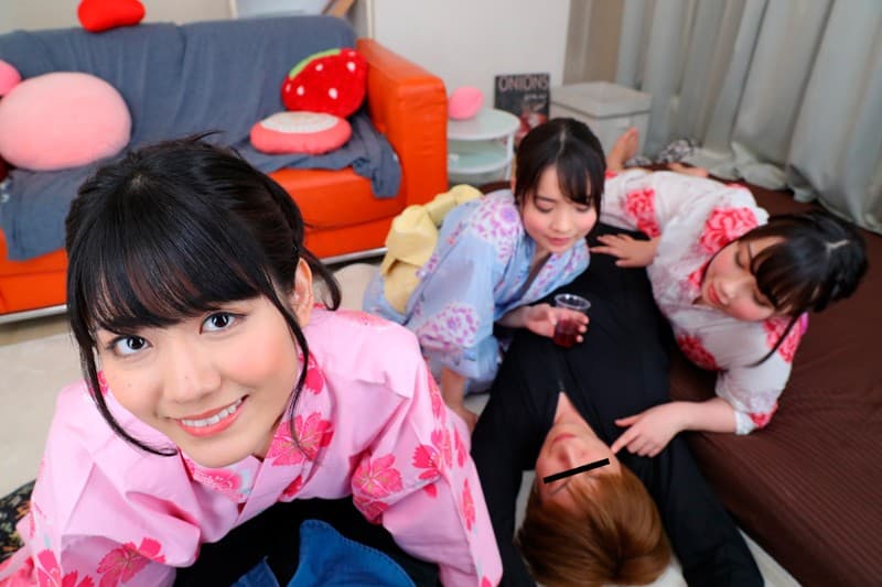 BZVR-013 【VR】花火と焼肉パーティーでどんだけ盛り上げても、女の子に気を使っても、結局モテるのはイケメンだと気づいた…。ただ、諦めずに肉食系女子に、焼肉を丁寧に提供していたら、イケメンは早漏で、欲求不満な女子たちが寄ってきた…。 玉木くるみ?枢木あおい?神宮寺ナオ