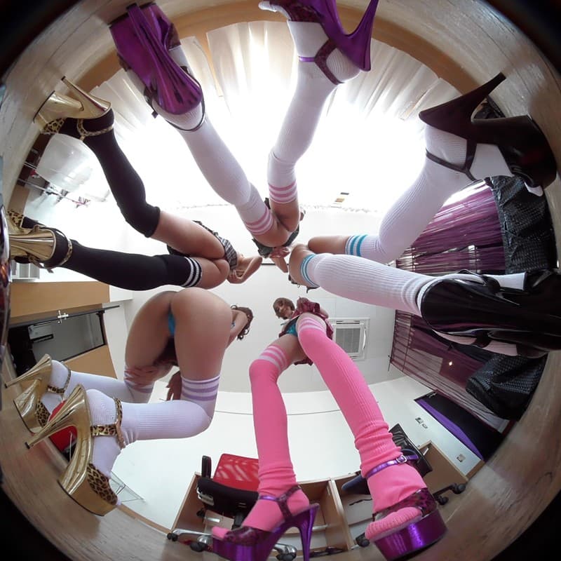 DIVR-002 【VR】トップレスで超ミニスカのお姉さん達が、食い込みパンティーを見せつけてくるんです3DVR