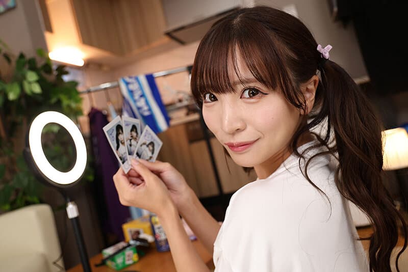 VRKM-1323 【VR】僕のカノジョは、昼間は人気地下アイドルで夜は人気ピンサロ嬢だった 小那海あや