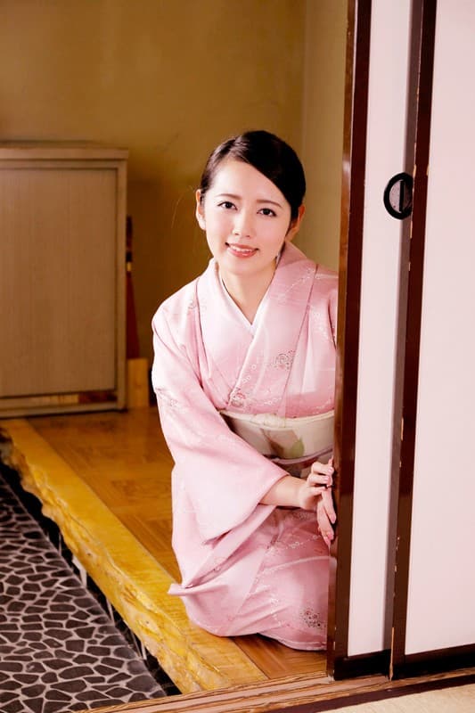 DOVR-025 【VR】近視の女将さんとうっかり混浴 美咲かんな