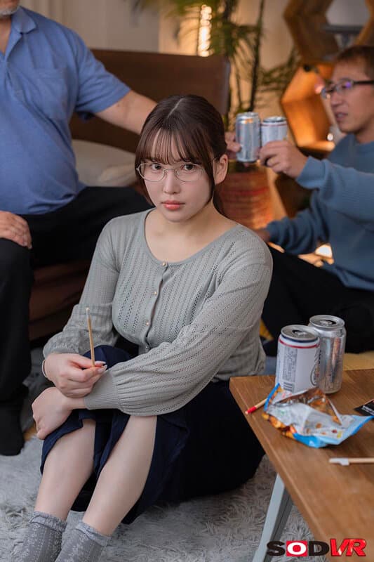 DSVR-1531 【VR】王様ゲームで地味で根暗な女の子と急接近！王様の命令で自宅に地味娘を泊まらせることになったのだが、隠れ巨乳が発覚して不覚にも勃起してしまう…！！