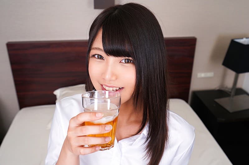 KIWVR-087 【VR】超画質革命！出張先で同僚と相部屋に！寝込みを襲ったのに怒るどころか誘惑してきてまさかの二回戦…積極的に弄り合う中出し性交 高美はるか