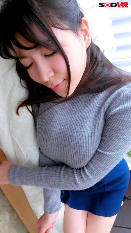 DSVR-242 【VR】脱衣所いったら友達のお姉ちゃんがバスタイム！すりガラス越しにくっきり映る爆乳ボディと脱ぎたてブラジャーでフル勃起していると… in友人宅