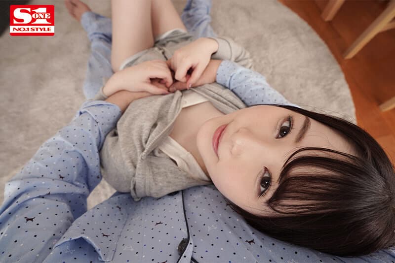 SIVR-215 【VR】超至近距離で美顔を120％堪能できるキス?リップ?フェラたっぷり！香水じゅんの顔面特化VR