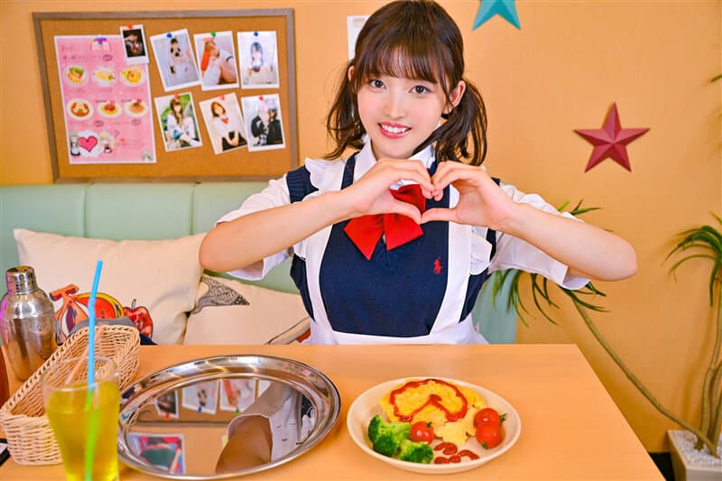 KIWVR-405 【VR】「お兄ちゃんだけの特別だからね◆」【お触り禁止！のJ○レストラン】で神対応J○にセクハラ連発！嫌がる美巨乳女子○生をラブビームでお兄ちゃん大好きっ子に豹変させて献身プレイと生ハメを愉しんだ【口内射精?中出し3発】 堀沢茉由