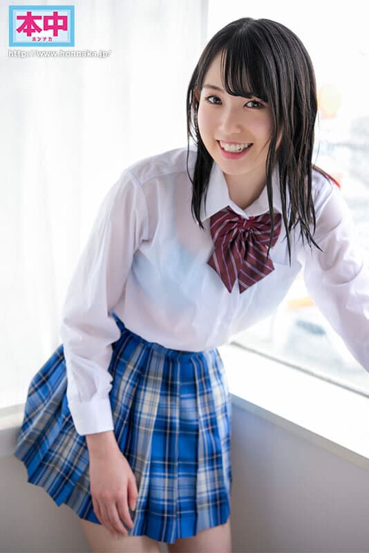 HNVR-099 【VR】突然の大雨で濡れて透けたキミの肌がいつもよりエッチに見えた 気になっていたクラスの女子を僕の部屋に上げたふたりきりの空間。「雨降ってるからゴム買いにいけないね」はじめてナマ挿入した雨の日の出来事。 双葉くるみ