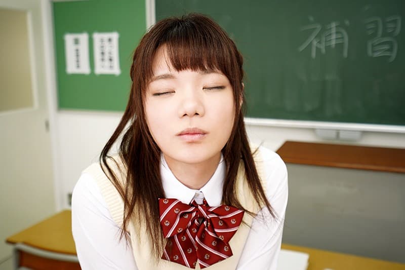 KIWVR-054 【VR】HQ超画質革命！【教室で告白】文系インテリ制服美少女が愛の告白◆僕のチ○ポに跨って美巨乳揺らしながらイキまくる中出し性交！！ 立花めい