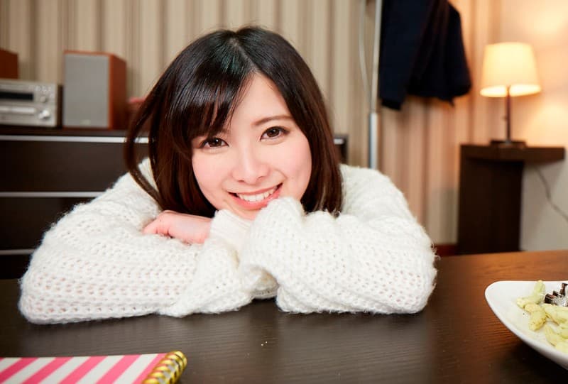 KMVR-370 【VR】「授業のノート取ってきたよ…ご褒美に…チューしても…いい？」と意中男の子の部屋で何度も何度もキスをせがんでくる尽くしたがりなキス魔JD 豊中アリス【リアル映像】