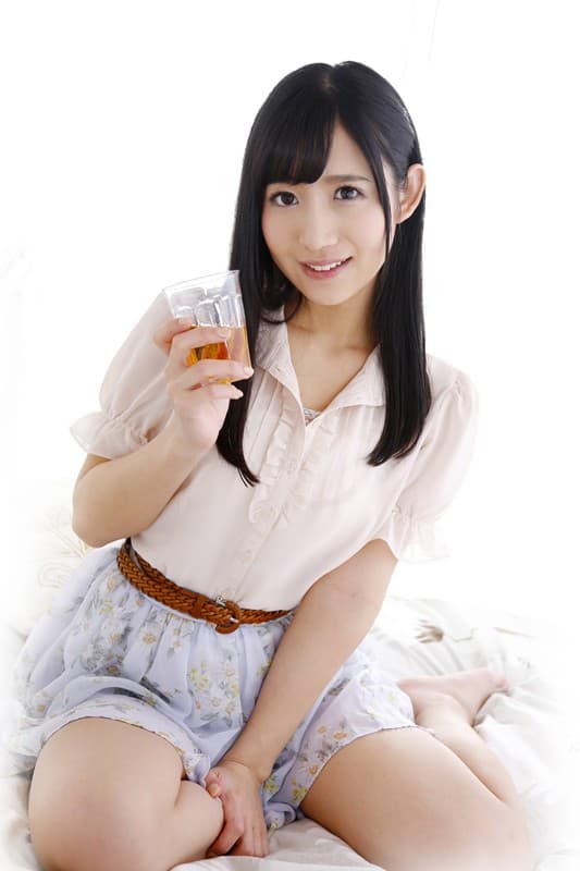 EXVR-125 【VR】隣の真面目そうな女子大生の美人お姉さんがホロ酔い加減であらわれて、そのまま一緒にお酒飲んだら仲良くなって中出しHしちゃった。 星奈あい