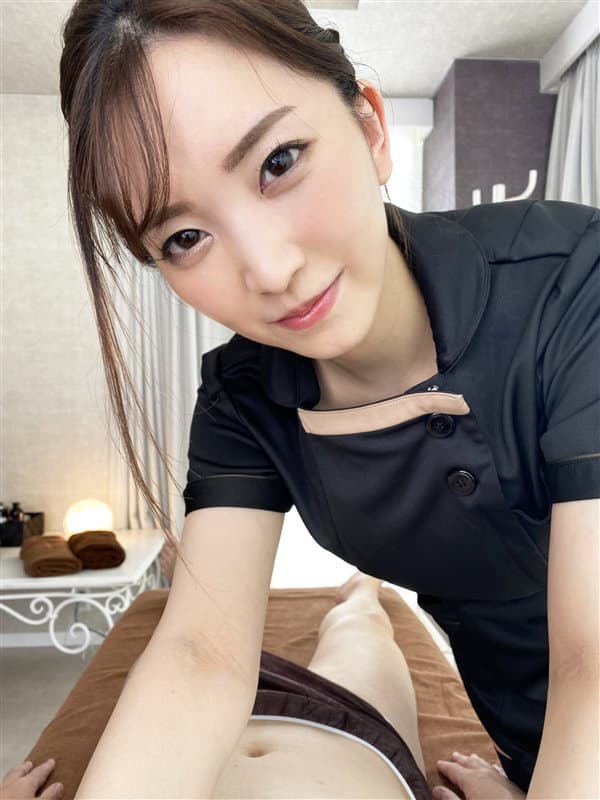 KIWVR-312 【VR】健全メンズエステの担当は剛毛と美乳で有名なAV女優『鈴木真夕』「ナイショだよぉ◆」【お触り＆本番NG】のお店なのに誘惑されて生ハメ中出しSEX！百戦錬磨の凄テクで一滴残らず射精させられた【ラッキースケベVR】
