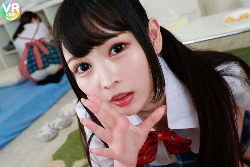 BIKMVR-133 【VR】小悪魔美少女の全力誘惑！？チート級にカワイイ同級生にヒソヒソ淫語で痴女られたボク 跡美しゅり