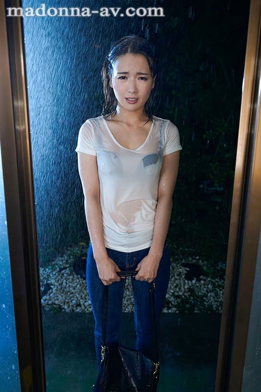 JUVR-034 【VR】Madonna人気シリーズ「暴風雨」をVRで再現！！ 妻の旅行中、寝込んだ僕を看病してくれた義妹の藍ちゃんが記録的な暴風雨で家に帰れず、2人だけで過ごした嵐の夜 向井藍