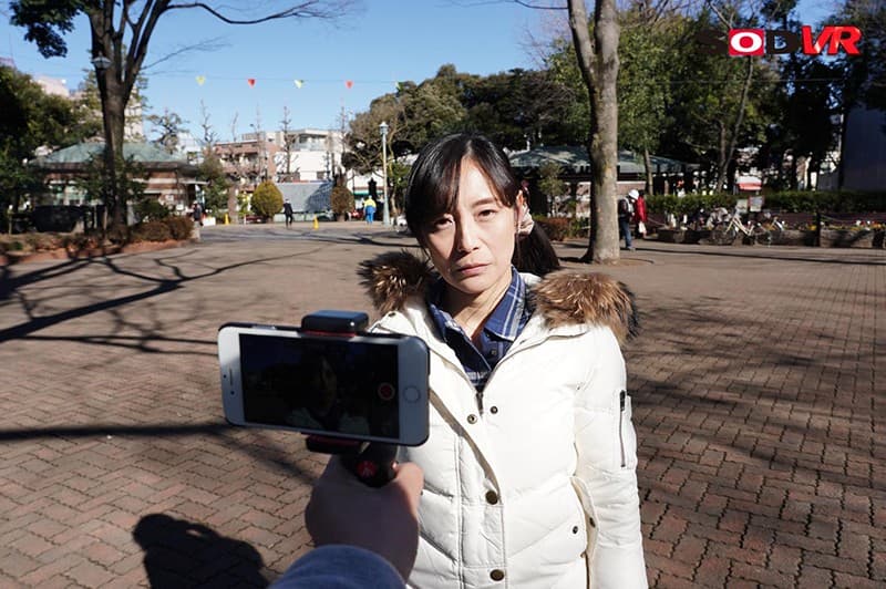 DSVR-932 【VR】僕は子供部屋おじさんです。母で性欲処理をすませています。VR版 平岡里枝子