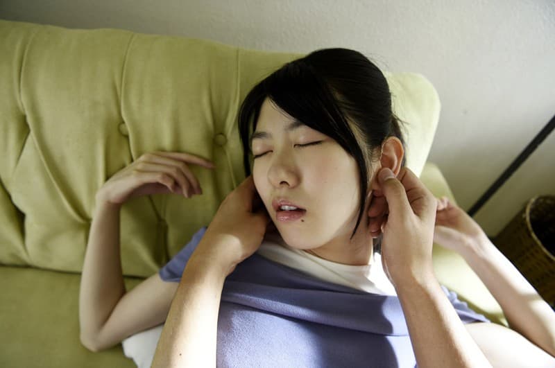 MGVR-011 【VR】寝たふり…できない女 有坂深雪