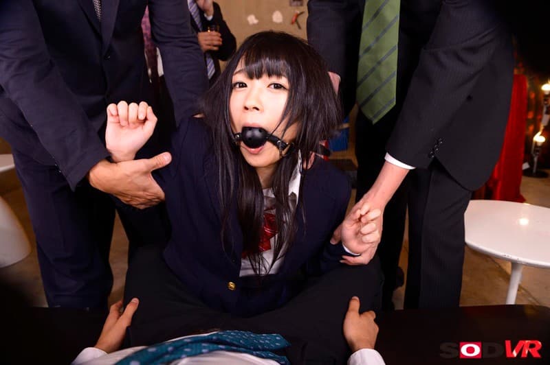 DSVR-325 【VR】【鬼畜VR】超臨場感！進化型視点移動 射精公衆便女 完全固定された女子学生のま○この中に射精しろ！