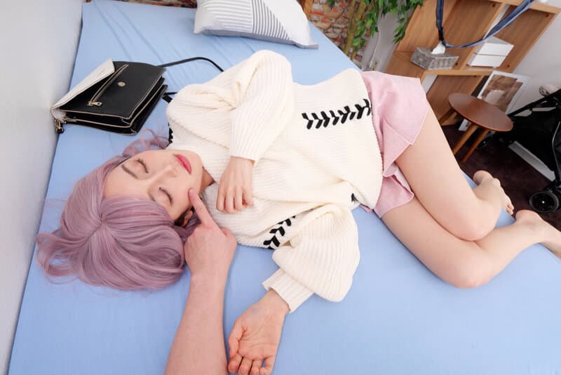 VRPRD-102     【VR】都内某所で見かけた幸せそうな【美人ギャルママ×ベビーカー】を突撃レ×プ！！！