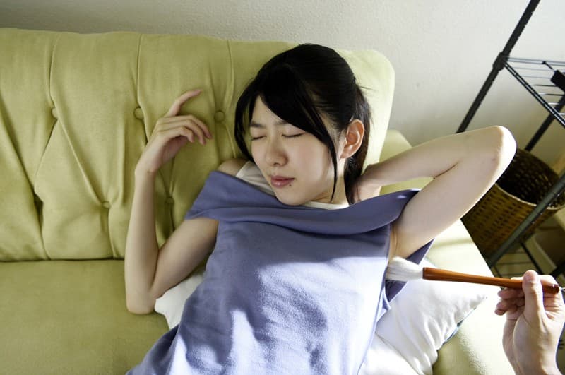 MGVR-011 【VR】寝たふり…できない女 有坂深雪