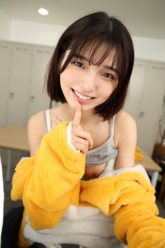 VRKM-1027 【VR】着ぐるみバイト後に全身汗だく 濡れた上半身と蒸れた下半身 可愛い顔からは想像もつかない積極的なグイグイ性交に何度も中出し 倉本すみれ