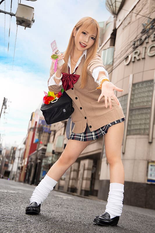 VRKM-1197 【VR】これぞ8K！ここだけ平成！ギャル女子校生と体液でチョベリグ￥交～ 蘭々