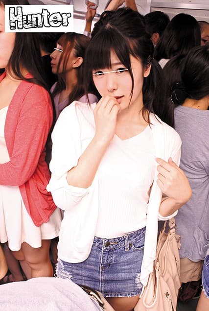 AVOPVR-127 【VR】HQ超激的高画質 超奇跡！！まわりは女性ばかりの満員電車で色々な所が当たりまくり見えまくり！満員電車で女性専用車両じゃないのに偶然ボクのまわりだけ女性乗客ばかり！当然、女性のいい匂い?色っぽいうなじ?胸の谷間?しゃがんだらパンチラが見えたり…