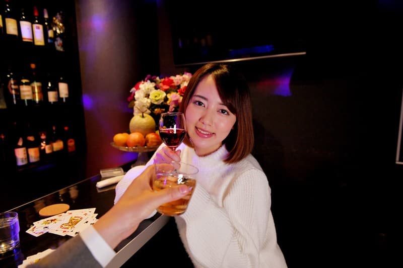 DPVR-106 【VR】お持ち帰りできるバーに美咲かんな登場！本番を賭けて勝負に挑む！勝つのはあなたか？かんなか？