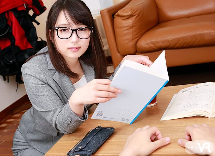 VOVS-391 【VR】押しに弱い家庭教師とエッチなお勉強 谷間に魅入られて豊満なおっぱいを揉み倒す 懇願されての生ハメからの大量中出し 桐谷なお