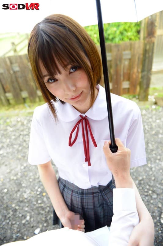 DSVR-277 【VR】密着相合傘VR 梅雨の学校帰り、雨で制服がビショ濡れになった彼女と【相合傘の中】に隠れてこっそり野外エッチ…バスが来るまでのドキドキの70分間！ 坂咲みほ