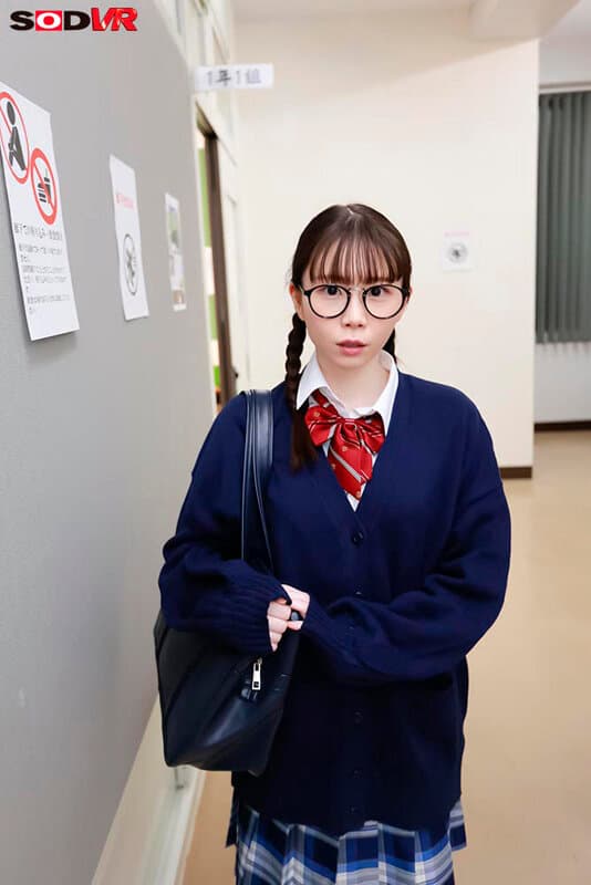 DSVR-1683 【VR】【8K】「せんせいしか私を必要としてくれない…」クラスの訳アリ地味子に手を出したけどくっそヤンデレで逆に俺がおどされている 藤田こずえ