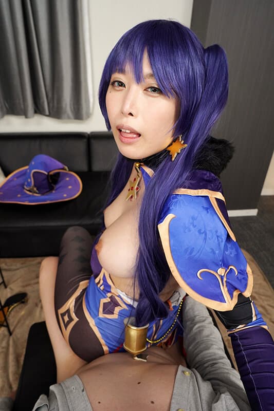 COSVR-023 【VR】えちえち 美巨乳レイヤーとイベント終わりにホテルでオフパコ！ えろコス誘惑美少女と同人誌みたいな連続ナマ中出しSEXで童貞卒業！ 中丸未来