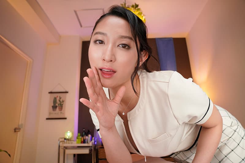 URVRSP-118 【VR】エステに来た僕は巨乳エステティシャンから怪しいハーブティーを飲まされギン勃ちしたチ○ポを【天井特化】特別サービスと称して上から目線で何度も何度も中出しさせられる僕。 ゆり嬢