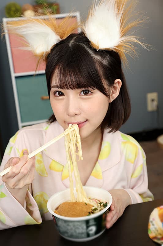 VRKM-440 【VR】天井特化アングルVR ～何もない休日に彼女とヤリまくる～ 横宮七海