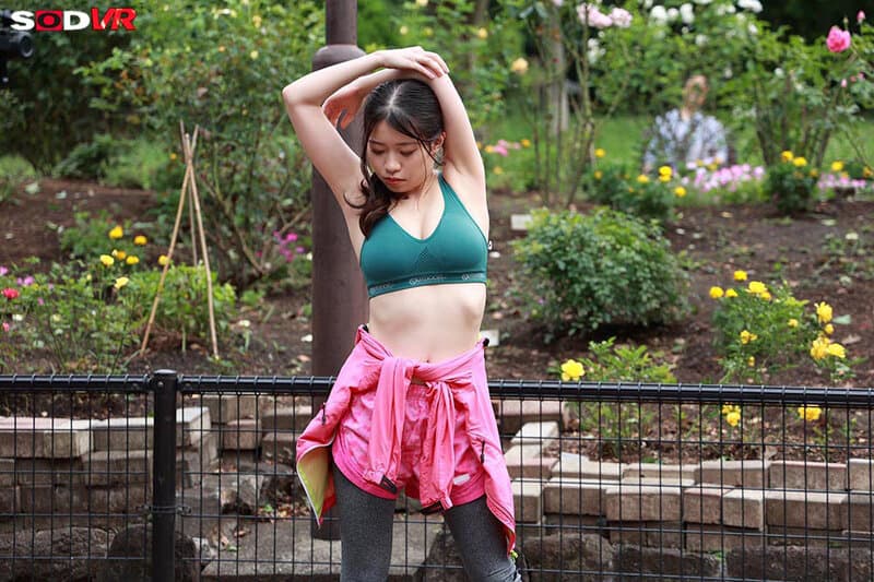 DSVR-1642 【VR】【8K】朝ラン終わりのプリ尻スレンダー女子を追跡姦。イヤホンで気づかれないまま、自宅に押し入り汗だくレ×プVR 【巨乳美尻スレンダーOL編】