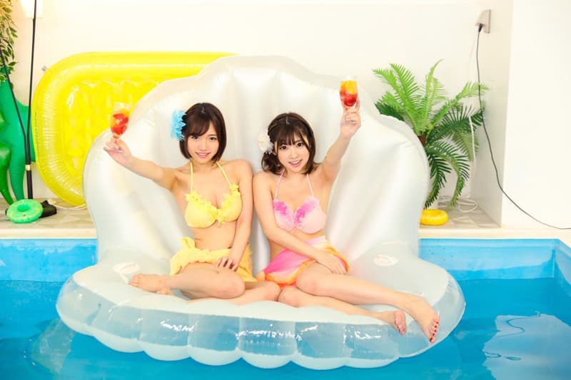 SCVR-009 【VR】長尺VR 卒業旅行で高級ホテルに泊まりに来たイマドキJD相手にラッキースケベ＆逆ナン体験！そのまま男の部屋に上がり込むと好奇心旺盛な女子大生はオトナな関係を求め、あの手この手でエロい展開に持ち込もうとしてくる！！石川祐奈 菊川みつ葉