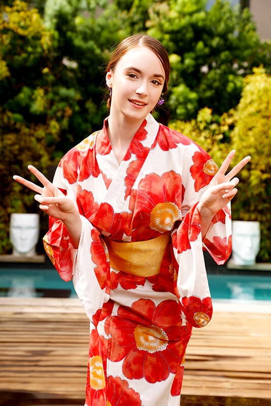 SLR-015 【VR】留学中にできたアメリカ人彼女が浴衣＆三つ編みまとめ髪の和装スタイルでホームシックな僕を逆オモテナシしてくれるイチャらぶ騎乗位スロー着衣セックス Hazel Moore