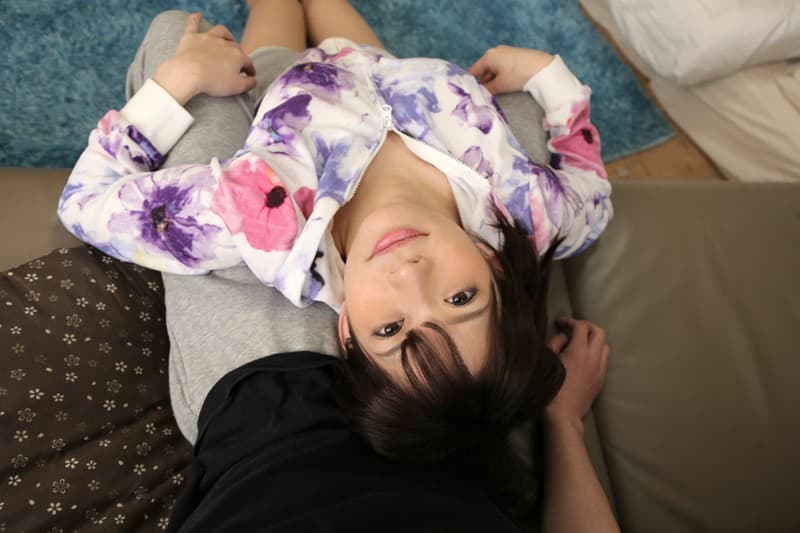 KMVR-617 【VR】【新感覚ドラマVR！】ボクにとって動画ってやつは結局夢と同じで、ぬくもりも無ければ香りもしないが、そこでしか存在しない君を想う不適当な温度感 麻里梨夏